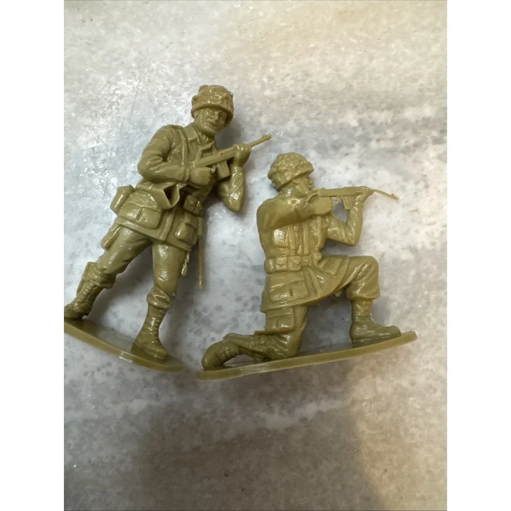 vintage timmee plastic army men Lot‎ Of 28